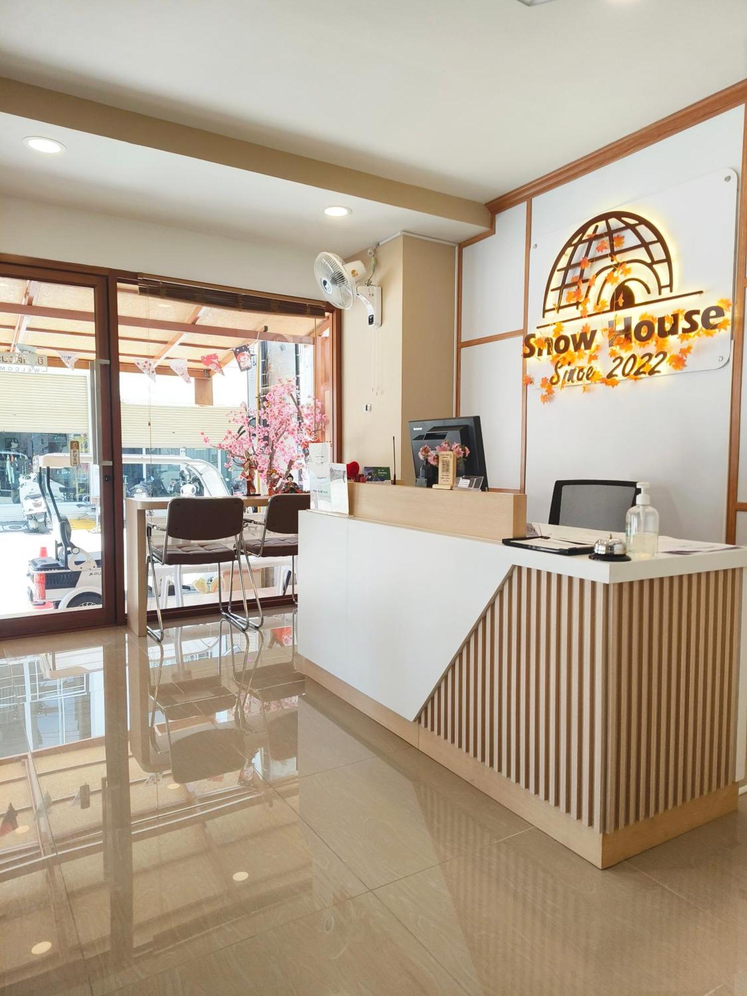 Snow House Buriram Hotel Exterior foto