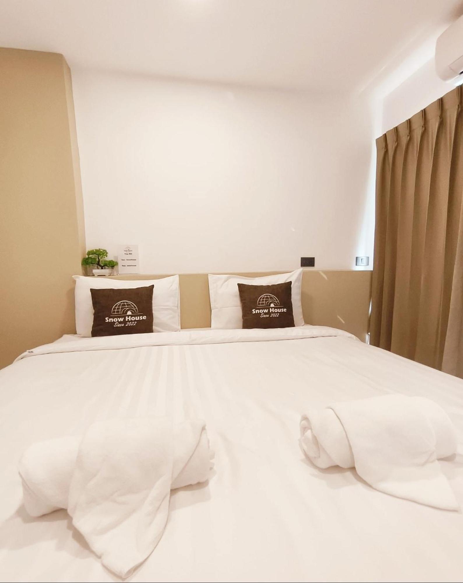 Snow House Buriram Hotel Exterior foto